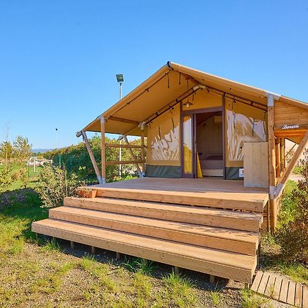 Delfino Tuscany Resort Марина-ди-Чечина Экстерьер фото