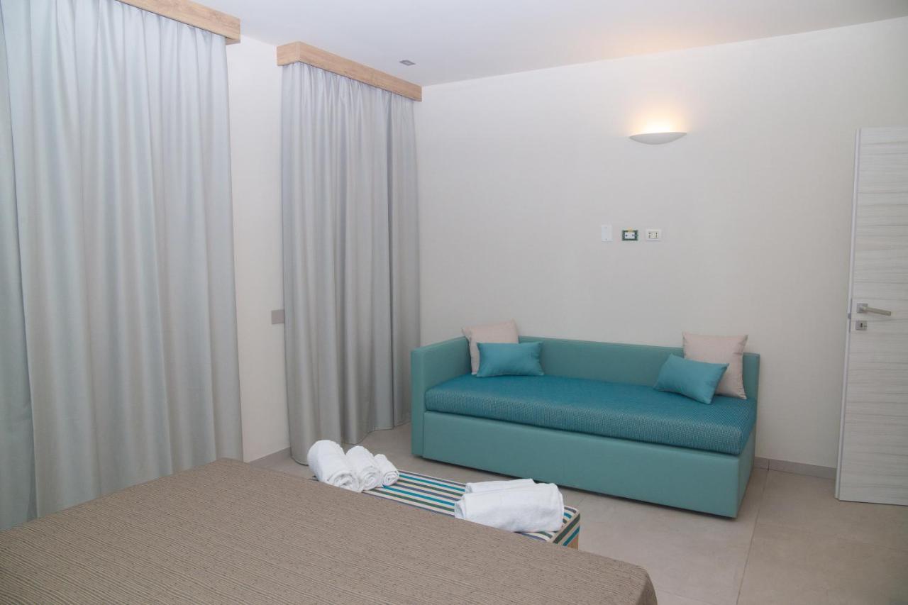 Delfino Tuscany Resort Марина-ди-Чечина Экстерьер фото