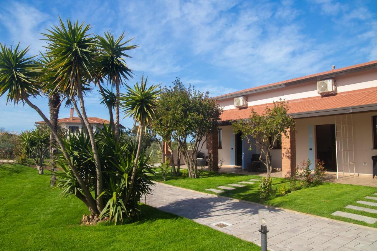 Delfino Tuscany Resort Марина-ди-Чечина Экстерьер фото