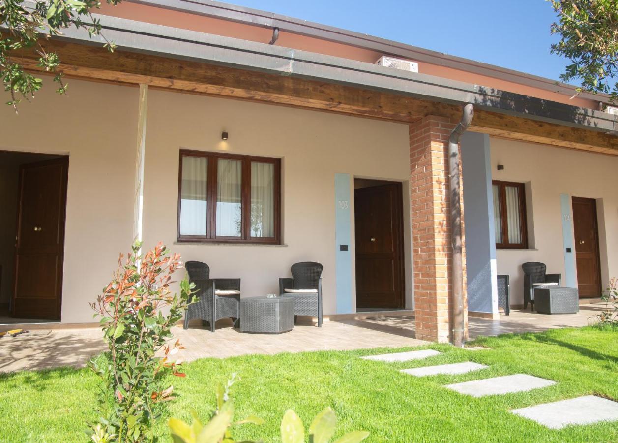 Delfino Tuscany Resort Марина-ди-Чечина Экстерьер фото