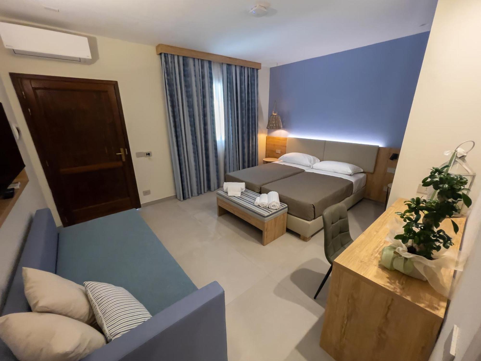 Delfino Tuscany Resort Марина-ди-Чечина Экстерьер фото