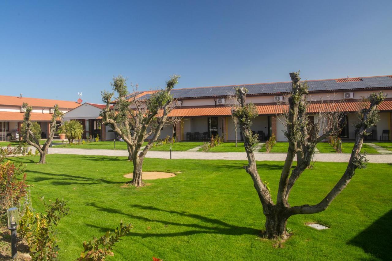 Delfino Tuscany Resort Марина-ди-Чечина Экстерьер фото