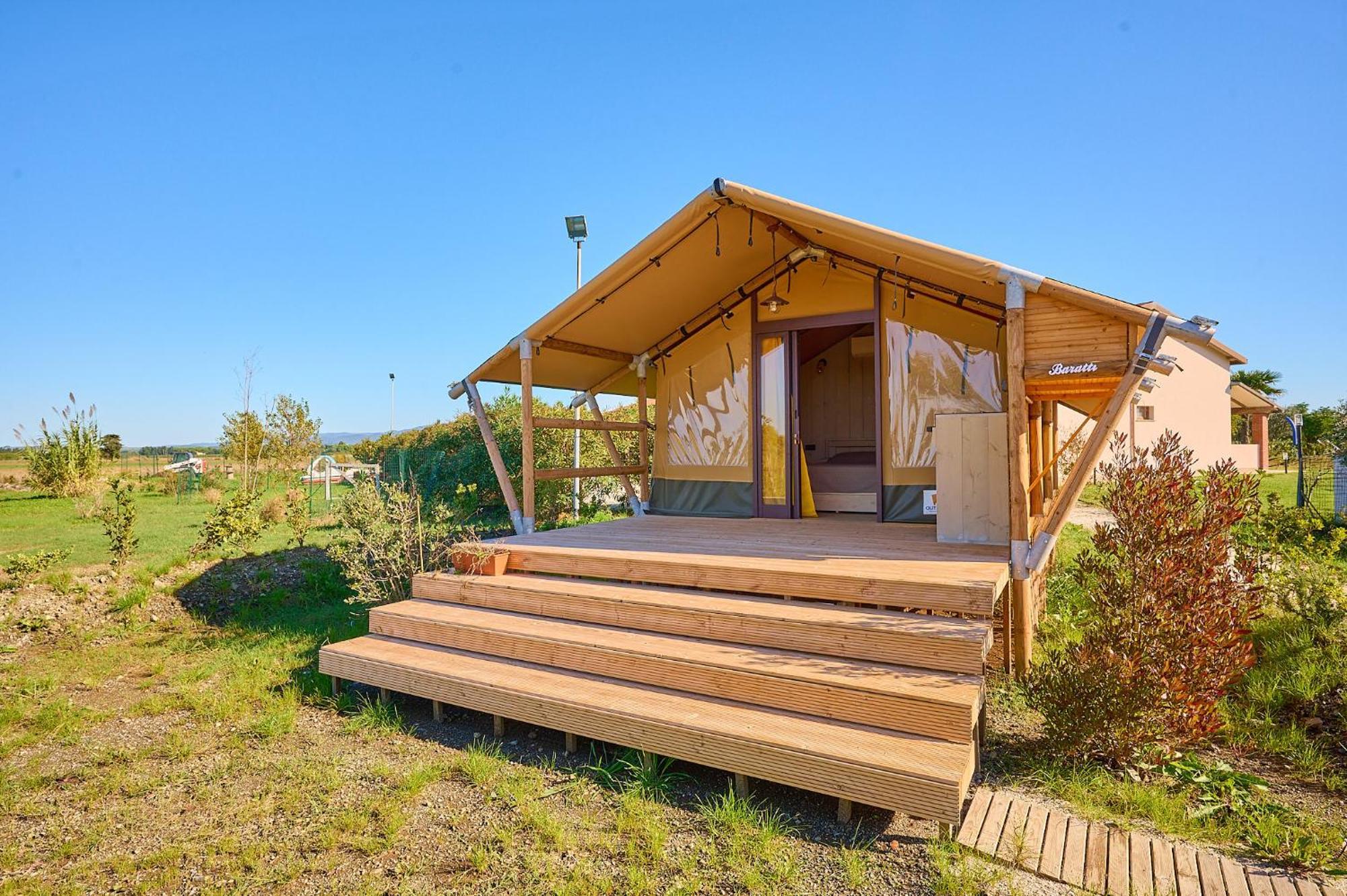 Delfino Tuscany Resort Марина-ди-Чечина Экстерьер фото